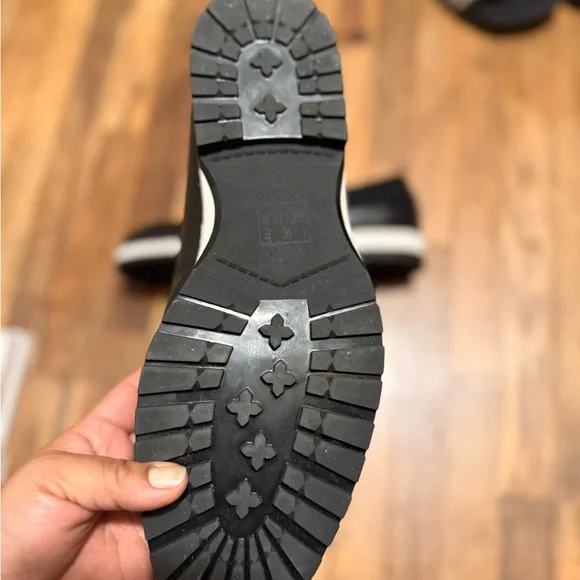 Ike Behar Black Leather Loafers Like New - Picture 6 of 10